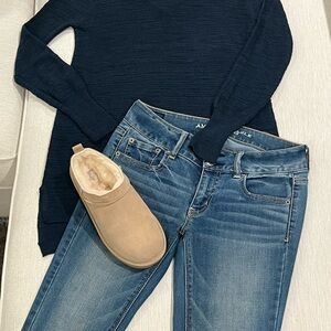 American Eagle Women's Blue low rise Flare Jeans